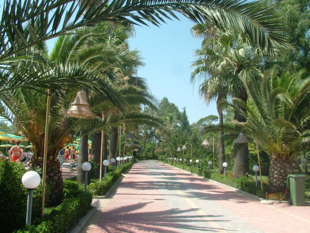 Tropikal Bungalows Durres Exterior photo